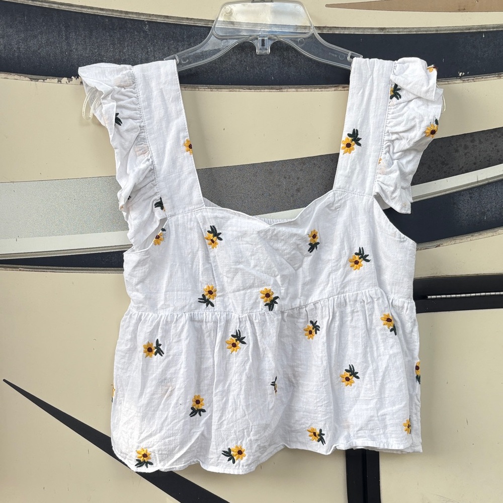 SHEIN White Floral Ruffle Blouse - Picture 2 of 4